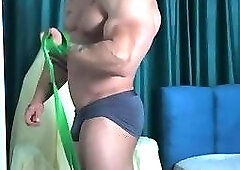 Bodybuilder oiled, worshiped and jerked off