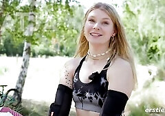 Katja E plays tenderly with herself and comes deep