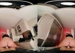 Kate Dalia As TERMINATOR Sarah Connor Is A Hardcore Hottie And Formidable Fuck