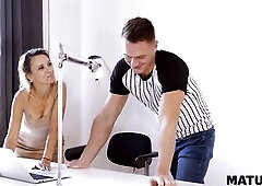 MATURE4K. Guy nails pretty porn actress over forty in her curly muff