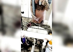 Bobbii Rose - Sun Burnt & Showers w/ a hard penis