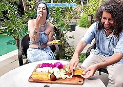 She wakes up her colleague with a blowjob and a fuck in Bali - French alt vlog with subtitles