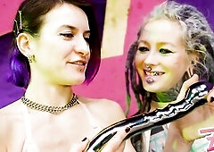 Double Ended Metal Sex-toy Screwing with Anuskatzz