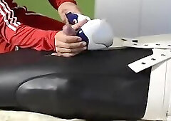 Breath control in neoprene bag