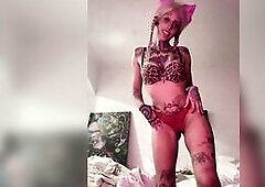 Who desires greater quantity kitty hotty?