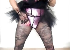 Drag queen, jerk off