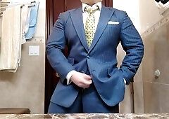 Str8 daddy jerking off in suit 3