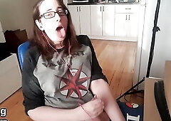 At My Desk - Classic Nerdy Gooner Transsexual Masturbation Scene