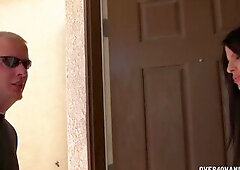 Hawt Housewife Jacks Off The Gardener