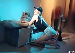 Gorgeous blonde Jillean is a rebel at heart, puffing on a hookah in her search for sensual stimulation. Feeling an erotic charge, she pulls her bodysu