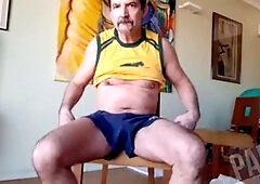 Sweaty man Papifachero gives himself a good time with his average cock and a nice load after working out