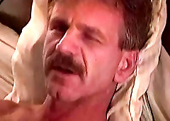 Hairy bear has got excellent jacking technique