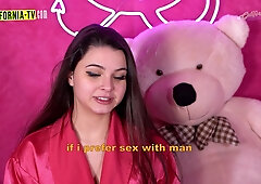 naturist showing her muff in the most watched room in Brazil.