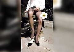 Transsexual Ting Xuan Office lady dress, outdoor play with love egg
