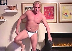 Superstar dom Mitch Ferret loves to worship and dominate hunk Dom Rod