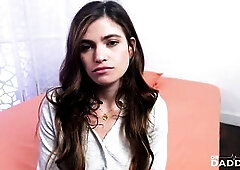 Lewd Nicole Raes Treatment Ends In Squirting