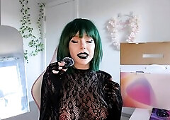 Fast-Feed Vibrator Leaves Her Spasming Hard