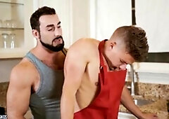 Gods Of Men: American Nikki V rushes hard pounding