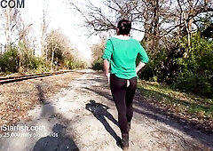 Oblivious mother i'd like to fuck in ripped leggings