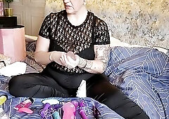 Hawt mother I'd like to fuck with Her toys