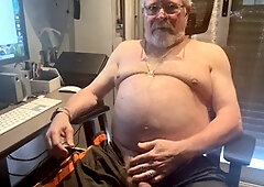 Cum-hungry daddy bear returns after a long break - New Year's Day 2024