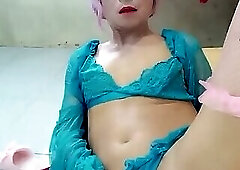 Oanh Le transgender wearing sexy porn anal anal pleasure to the top