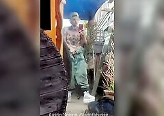 FTM skater outdoors tdick jerk off rub