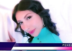 Penelope Woods Is Willing to Serve at the Drink Salon