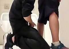 FUCKING IN THE SHOPPING BATHROOM UNTIL WE MAKE SQUIRTS &lpar;COMPLETE ON RED&rpar;