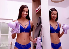 Big ass ebony stepmom Sofi Vega eats pussy with Czech babe