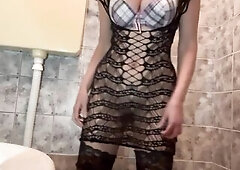 GOLDEN SHOWER, PISSING SNATCH Close Up, Hawt Gal LARGE BOOTY, LARGE BREASTS