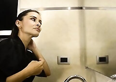 LIL_TIMY TAKES ADVANTAGE OF THE FACT THAT KATHY_LEE IS IN THE BATH TO TEMPT HER AND GET A WORTHY BANG.