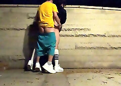 The nice man ran bare in the park, asked passers-by to help shoot, and eventually thanked my booty