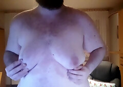 Plump plays with his globes