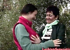 Hugetit honey scissoring twats with granny