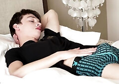 Alessandro Katz explores his hairy hole and looks horny