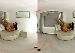 Bianca J, British Girl Foot-Worship Special! - Curvy Babe Solo