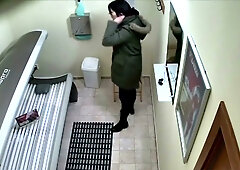 Teen films a casual moment in the solarium and leaves the camera running