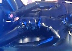 Anastasia geil gefickt von Fickmaschine