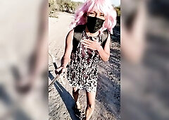 linda putita trans muy caliente en vestido y sandalias sale a caminar para mostrar sus lindas pierna