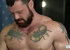 Muscle bear anal and facial cum