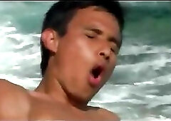 Yummy Lovers Fucking On The Beach