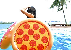 Spring break turns steamy as Jennifer Jacobs and Vienna Black join a wild foursome at a poolside party
