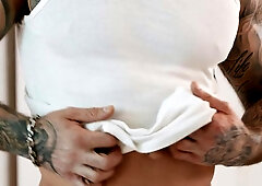 Men: Muscle Worship Meets Hot Sex In The Gym