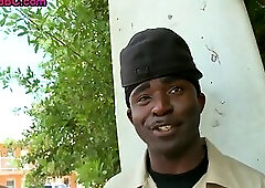 Black seduced bottom drilled outdoor in anal hole by gay