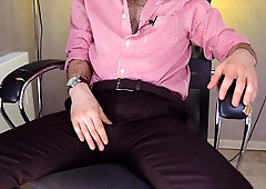 A young fantastic stud milks in the office and ejaculates noisily while no one is at work.