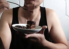 Chinese B-day Man's Sensational Cake Topping!