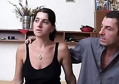 Clip Amatoriali italiani fatti in casa con uomini e donne della porta accanto donne che amano scopare cazzi occasionali duri comi quelli del postino d
