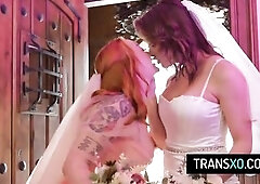 Newly shemale bride bangs with her besties during honeymoon