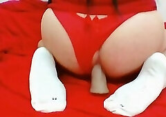 Sentando com Calcinha Vermelha